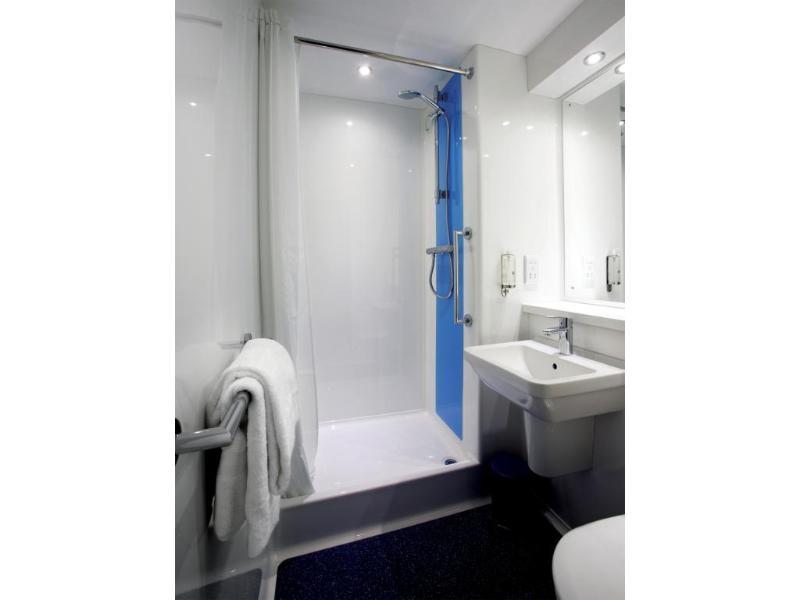 Travelodge London Richmond Central Dış mekan fotoğraf
