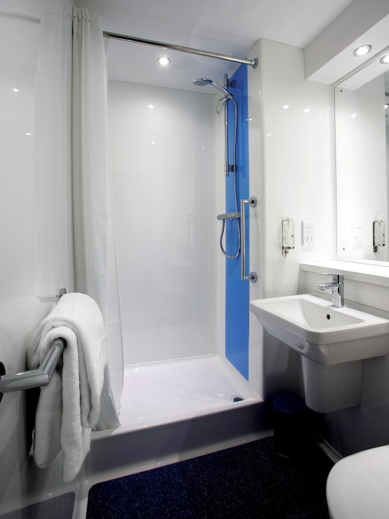 Travelodge London Richmond Central Dış mekan fotoğraf
