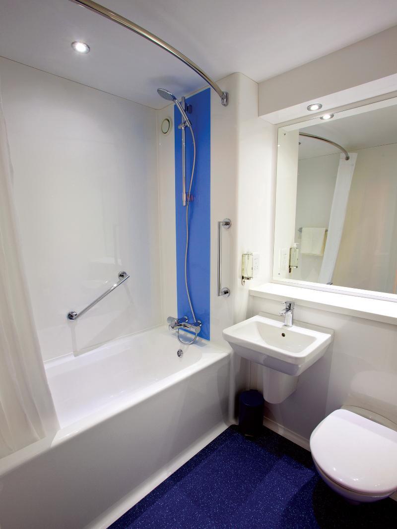 Travelodge London Richmond Central Dış mekan fotoğraf